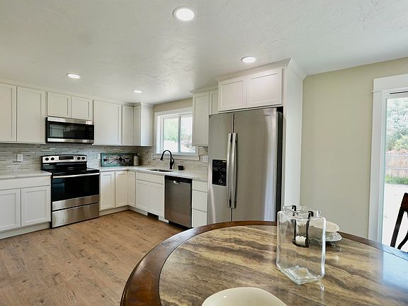 3rd image of 3073 Herrington Drive