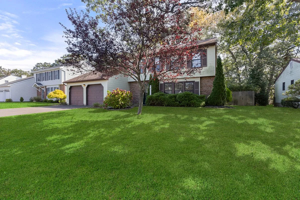 4 bed, 3.0 bath, 1883 sqft, $3,900 — Photo 3