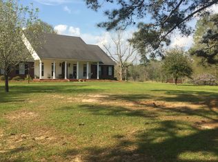 697 Lampton Hilltop Rd, Columbia, MS 39429