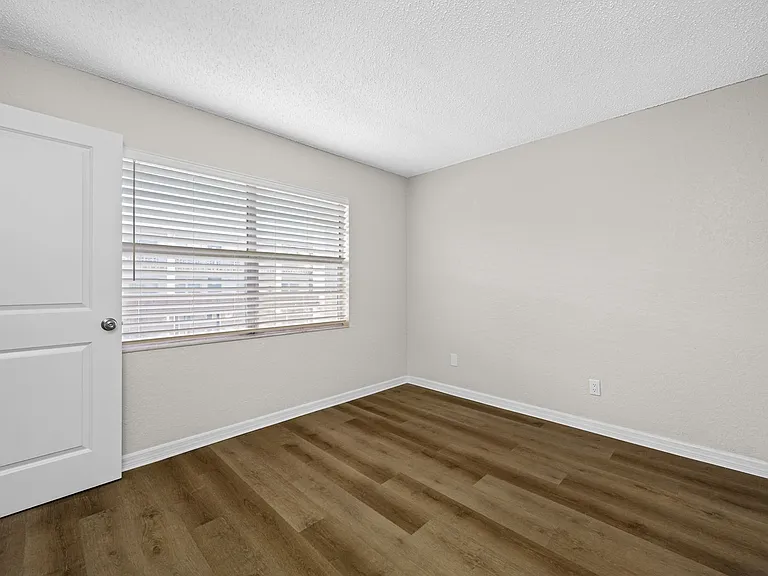 KC Flats Apartments — Photo 93