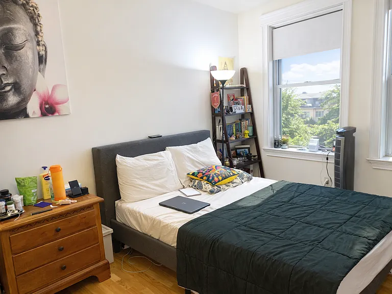 76 Quint Ave #2 — Photo 5