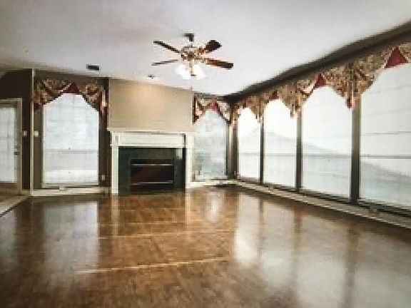 2nd image of 4685 Baldwin Ln