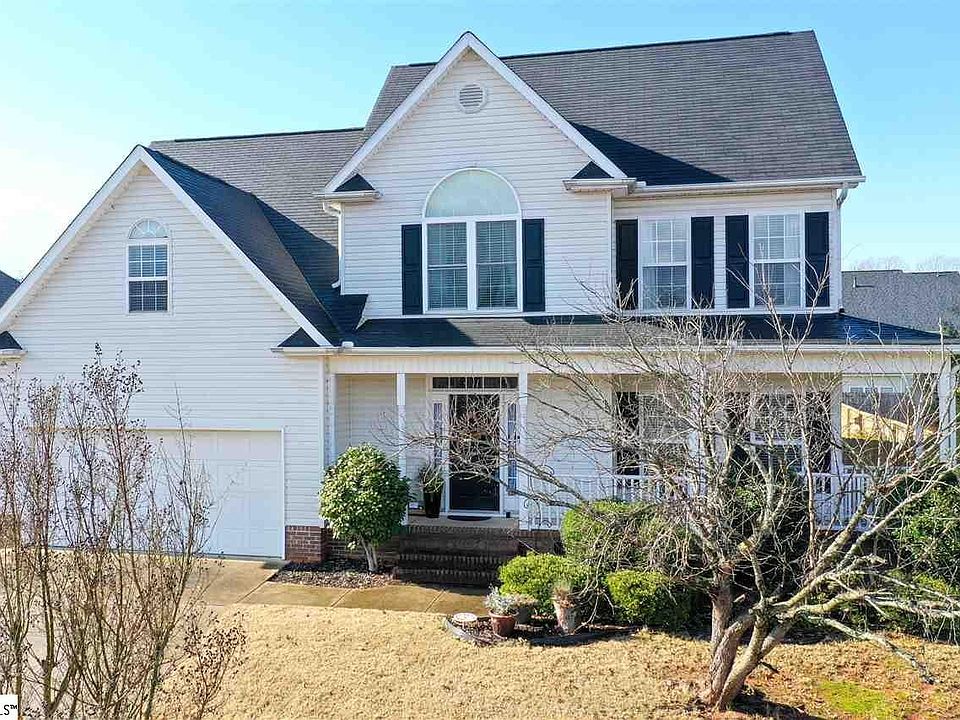 2nd image of 17 Hoptree Dr