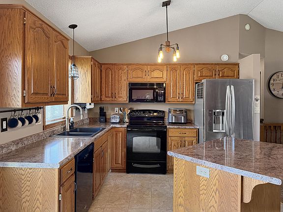 3rd image of 819 11th St S