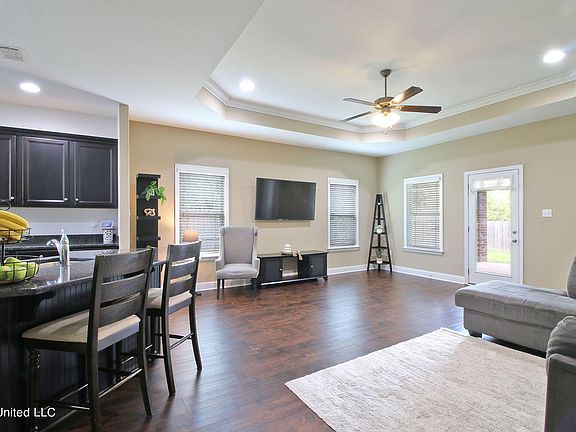 3rd image of 3880 River Trace Dr