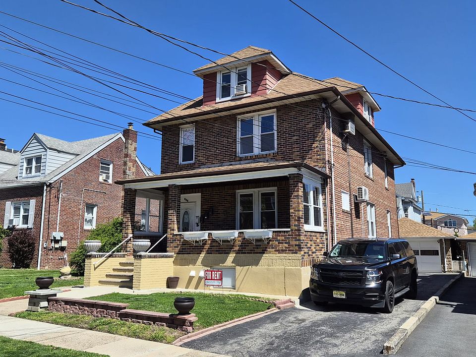 1st image of 225 Hudson Pl APT 1