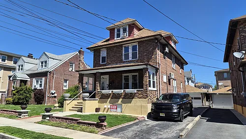 225 Hudson Pl #1 Photo 1