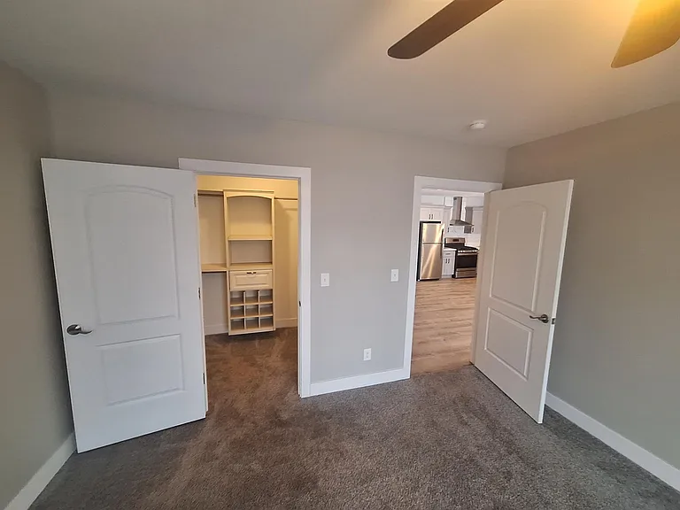11290 Broadway St — Photo 42