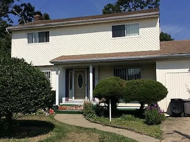 Bauer Ave — Photo 1