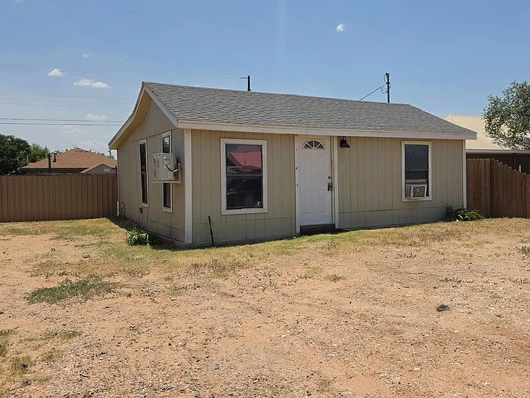 617 Drury Ln — Photo 2