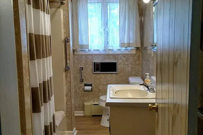 2 bed, 1123 sqft, $2,400 — Photo 4