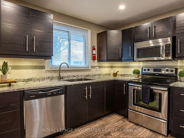 203 Cromwell Ave #MAIN — Photo 12