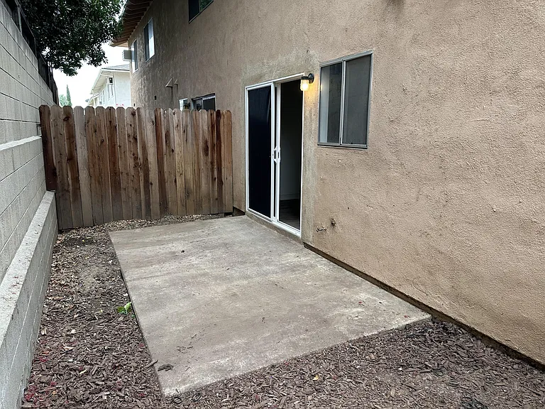 160 N Fonda St #2 — Photo 35