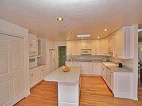 Nice Brigt Kitchen