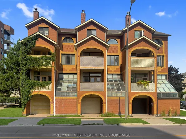 104 Ontario St, Kingston, ON K7L 2Y3