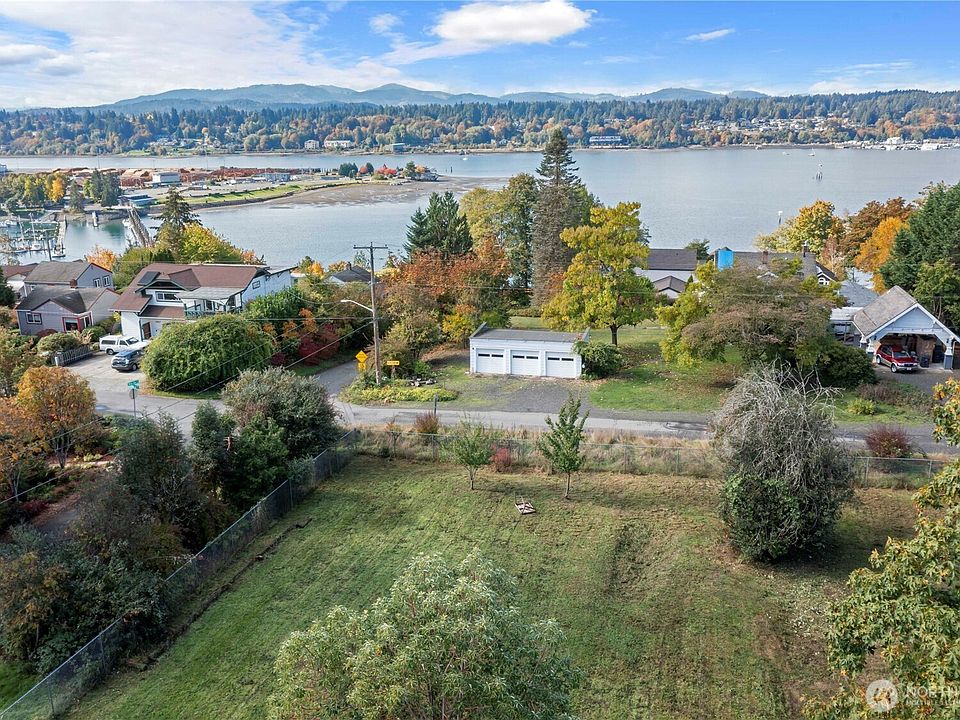 2nd image of 718 Milas Lots 7 8 9 Avenue NE