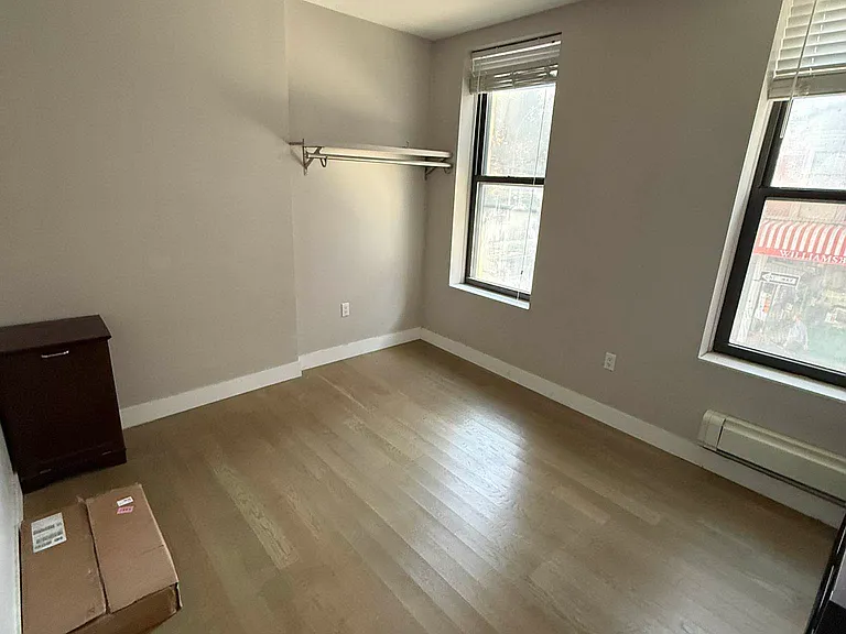91 Allen St #2 — Photo 4