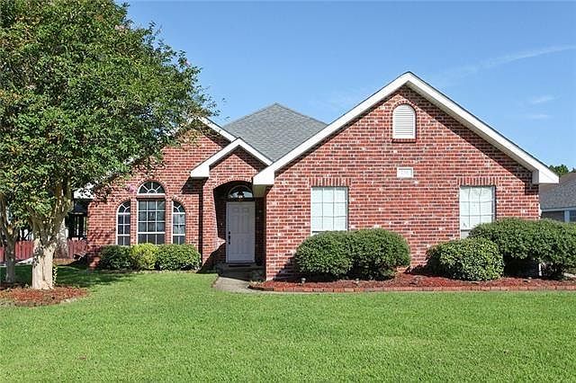 1st image of 136 Oak Moss Dr