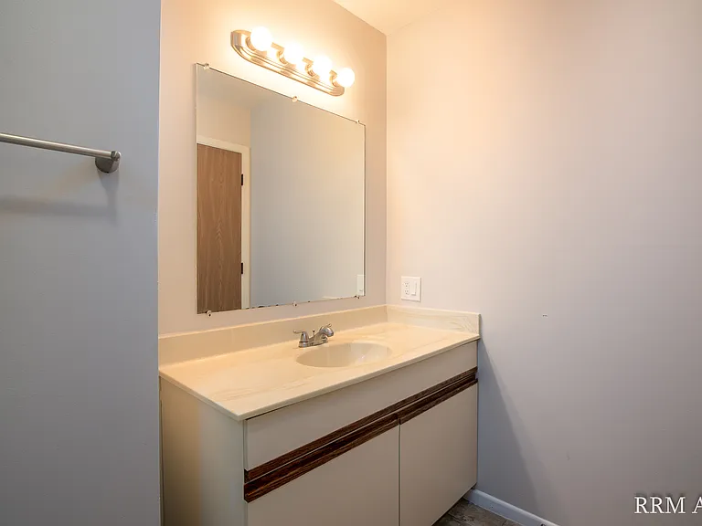 Pioneer Court Apartments — Photo 2