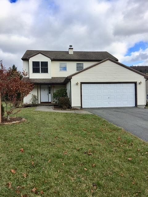 1st image of 8 Davis Dr