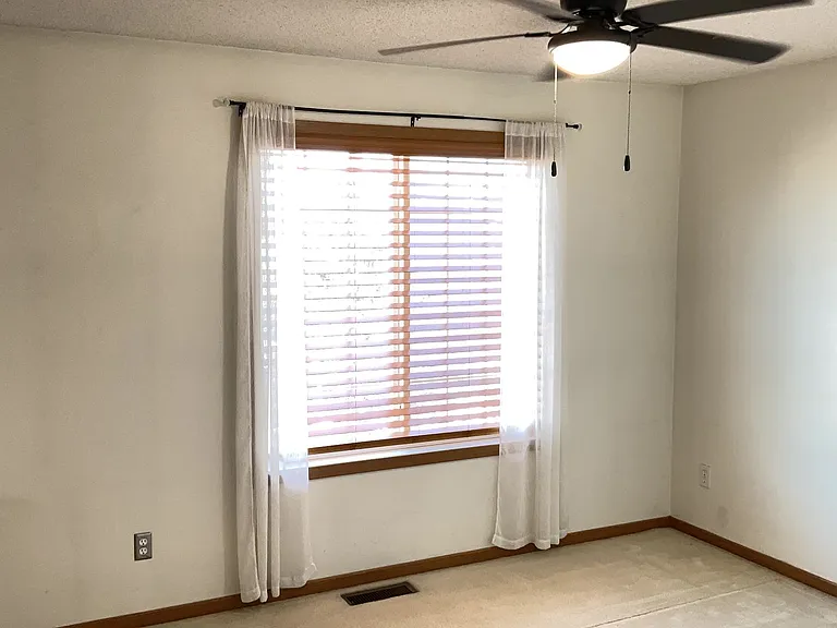 15539 Float Ln — Photo 34