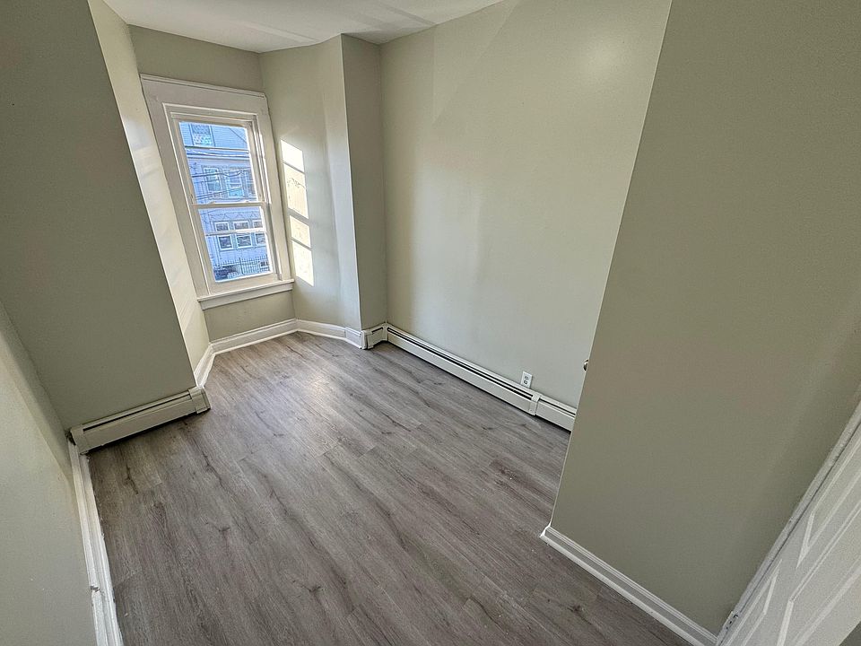 1st image of 123 Parker St #2A