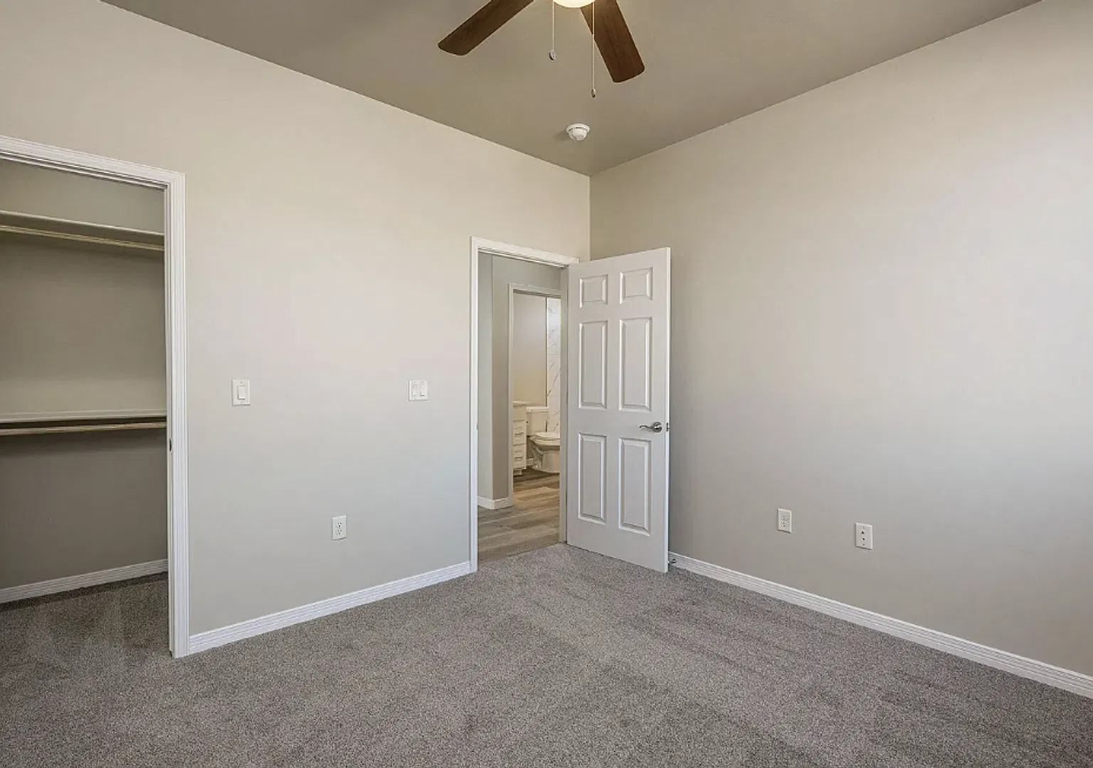 Spacious 4-Bedroom Home for Rent Near Old Mesilla — Photo 4