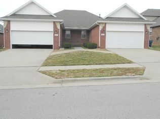 1402 W Sackett St, Springfield, MO 65807