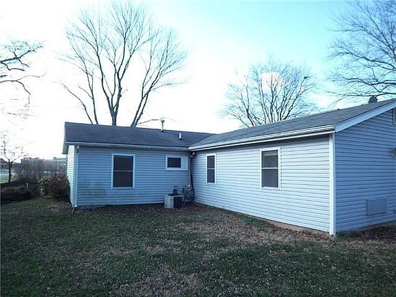 2nd image of 206 W Holly Ave