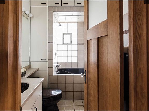 2nd image of 2954 N Frederick Ave #2954