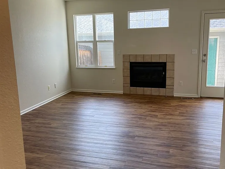 2950 Neil Dr #8 — Photo 8