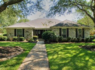 1903 Hunt Dr, Friendswood, TX 77546