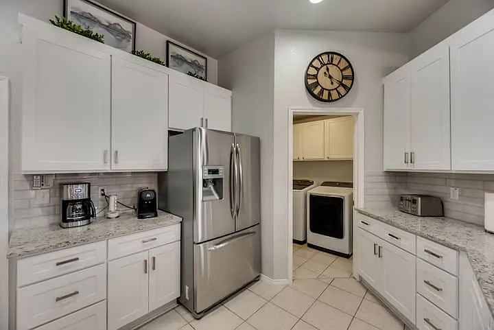1548 Lakeside Dr — Photo 9