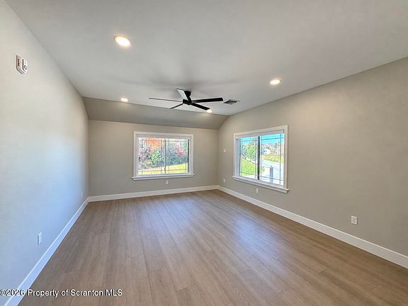 4th image of 1052 Main St APT 1