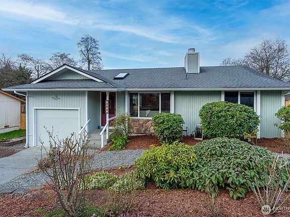 2nd image of 5008 22nd Avenue NE