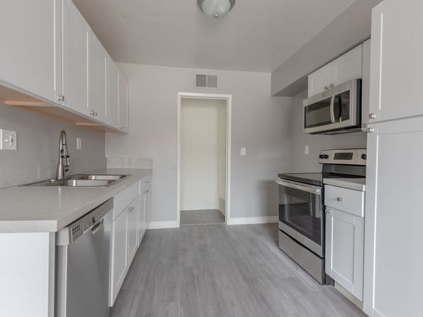 10741 Moorpark St APT 28