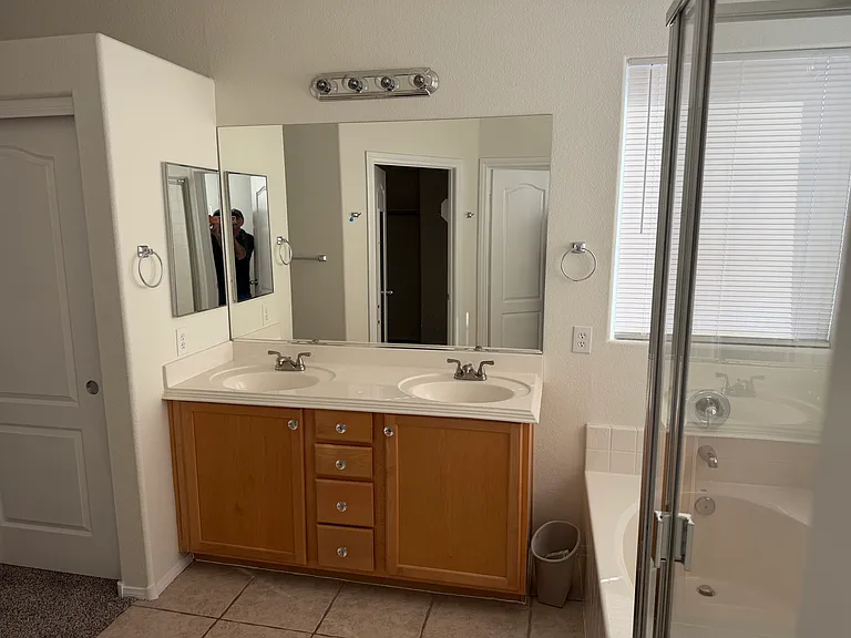 682 Baffin Island Rd — Photo 5
