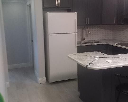 3rd image of 204 NW 11th Ave Floor 2