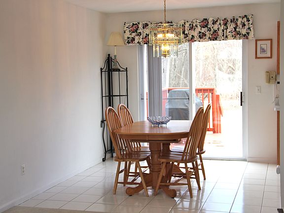 4th image of 26 Holly Dr