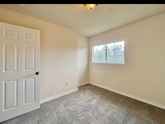 5th image of 5110 Flipper Dr