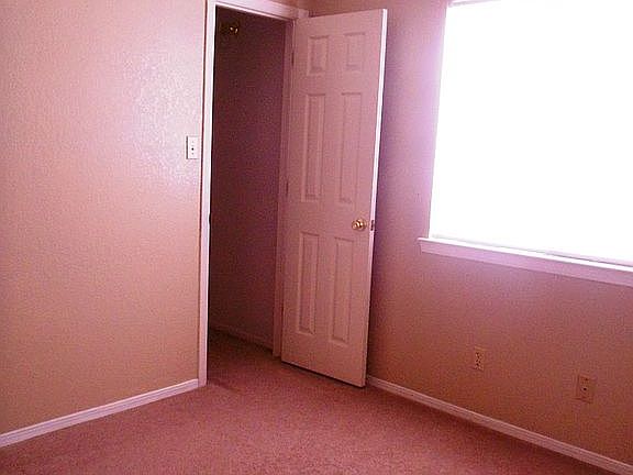 Middle Bedroom