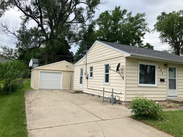 605 E 26th St S, Newton, IA 50208