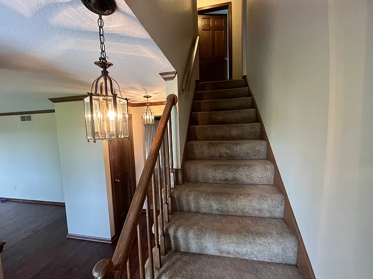 14907 Rohman Rd — Photo 17