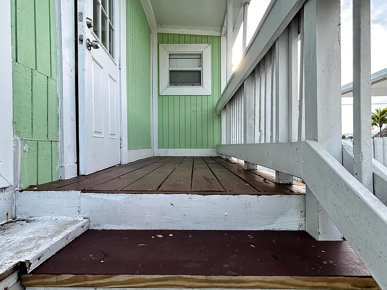 100 Sunset Ln — Photo 6