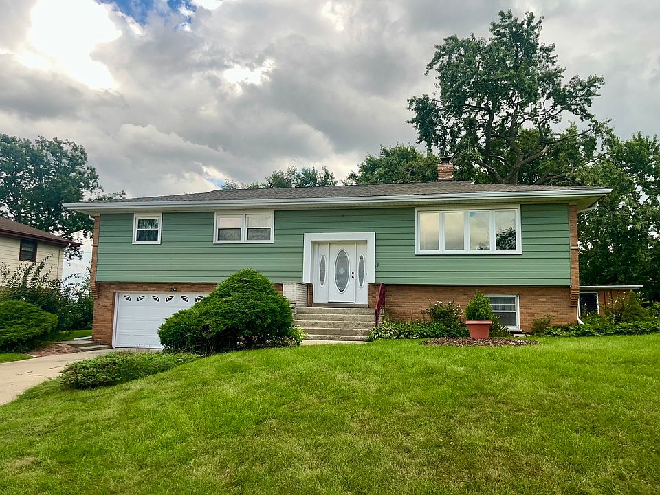 1st image of 8041 W 91st St