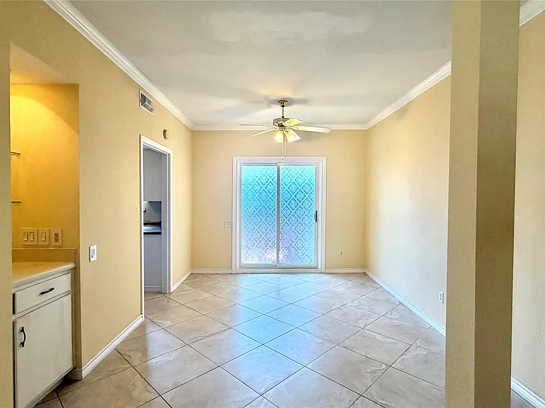 11710 Southlake Dr #16 — Photo 19