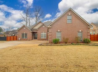 2907 Shadow Creek Dr, Benton, AR 72019
