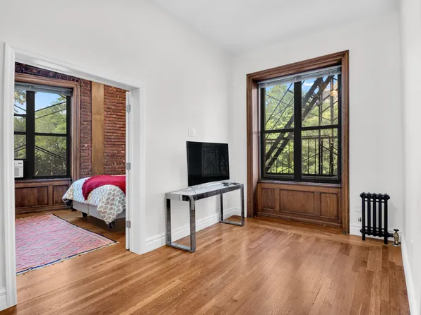 244 Riverside Drive image 5 of 9