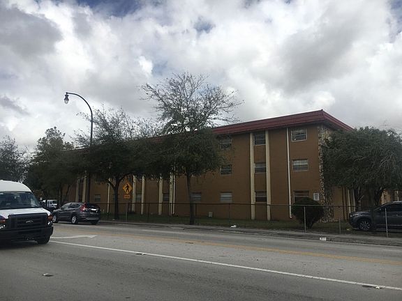 5th image of 4655 Palm Ave APT 304