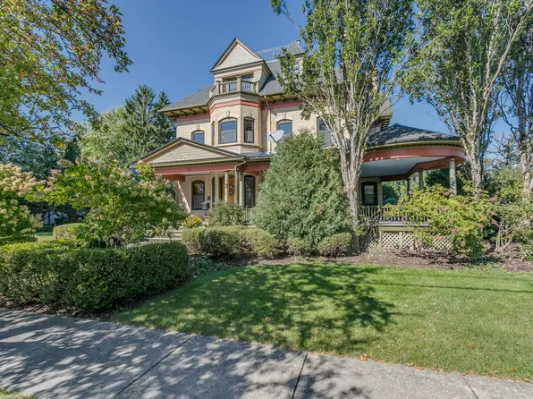 516 E Forest Ave, Neenah, WI 54956